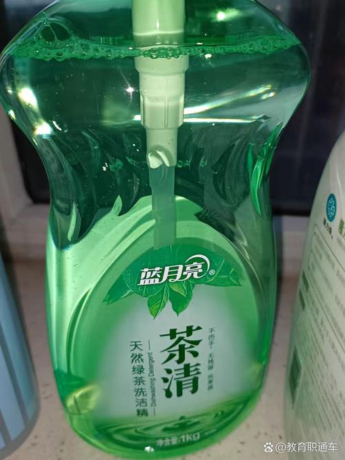 洗洁精1kg 我家一直用这款,不仅是因为它可以洗碗,易冲,食品也可以用